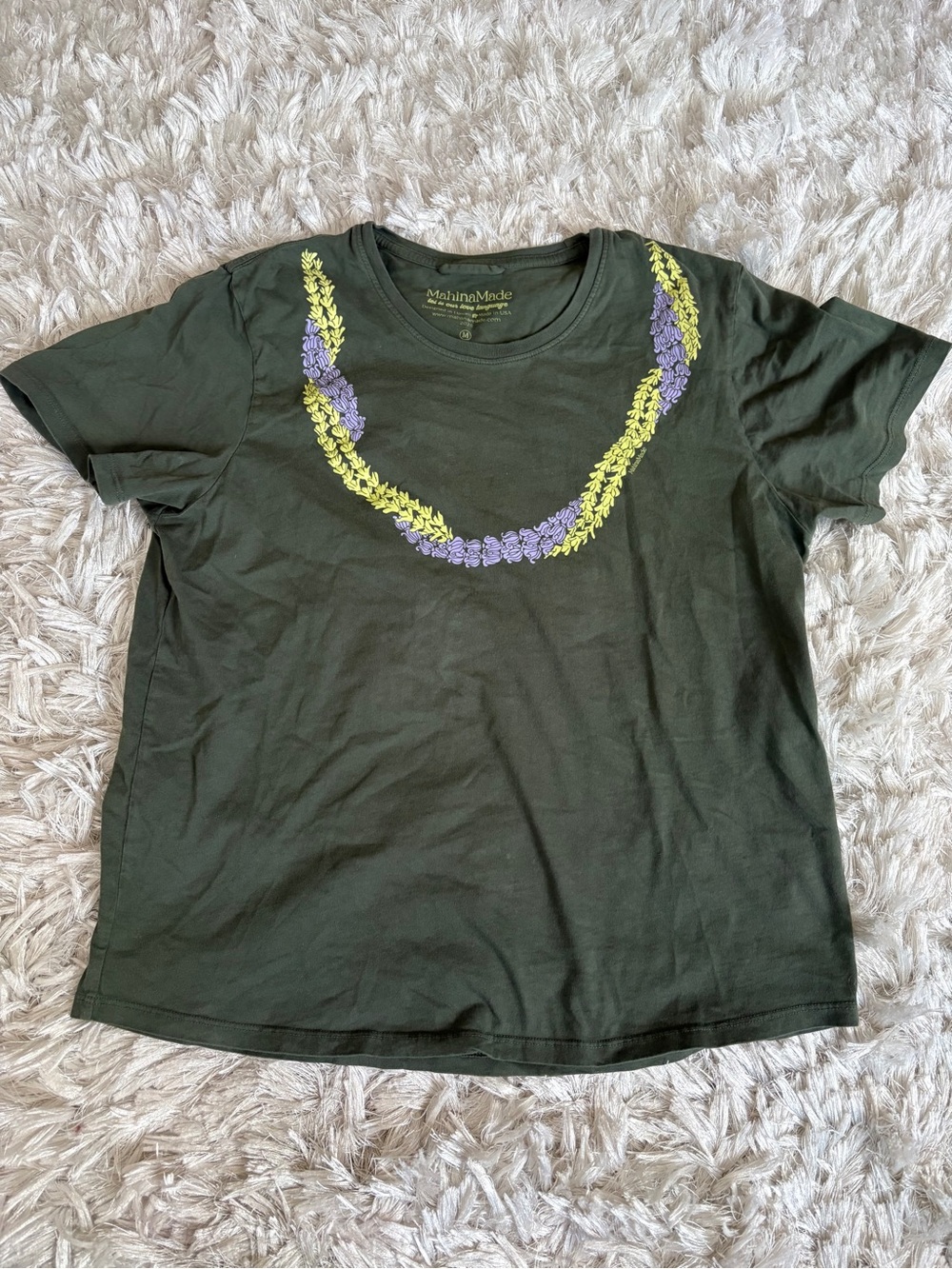 MahinaMade exclusive women’s olive green graphic Lei tee- Sz M